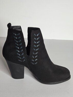 Dominique Nicole Black Booties Sz 8W